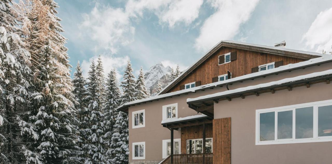 Chalet Queen Hotel Canazei Exterior photo