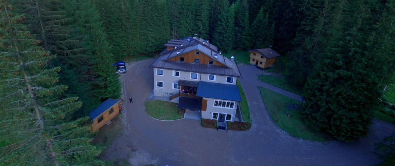 Chalet Queen Hotel Canazei Exterior photo